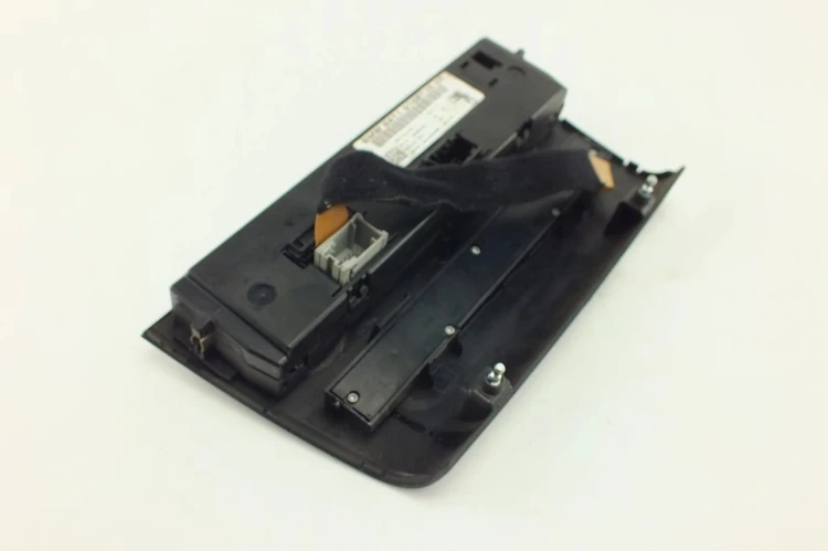 PANEL KLIMATYZACJI BMW E81 LIFT(2007-2011) 116i N43B20 122KM 9168116-01