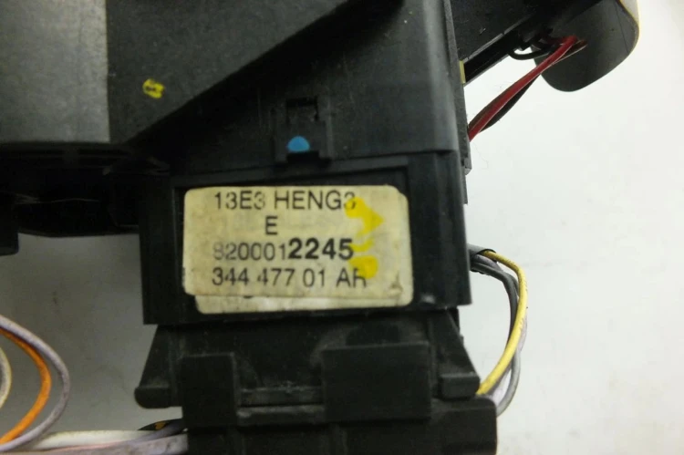 PRZEŁĄCZNIK ZESPOLONY RENAULT MEGANE II (2002-2005) 8200260781