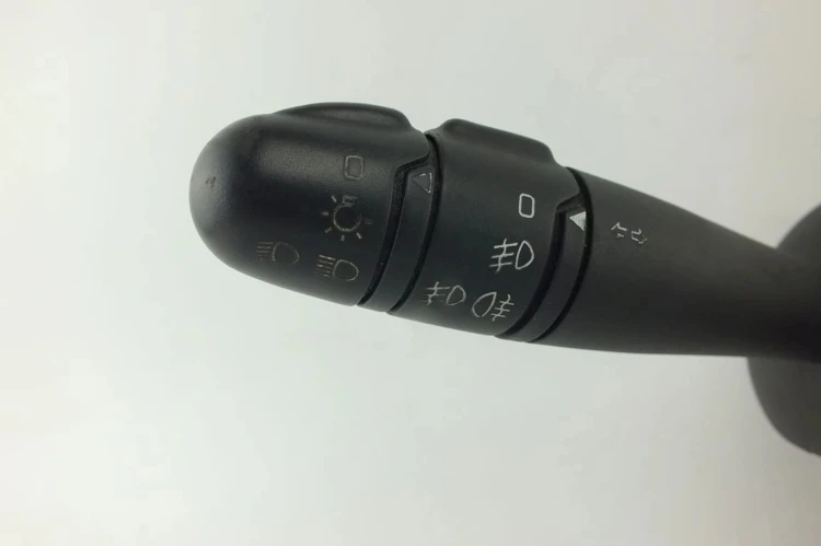 PRZEŁĄCZNIK ZESPOLONY RENAULT MEGANE II (2002-2005) 8200260781