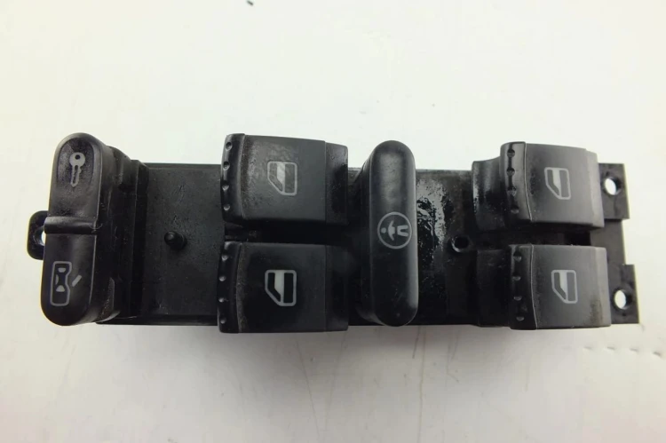 PANEL STEROWANIA SZYB VOLKSWAGEN PASSAT B5 1.9TDI 1J4959857
