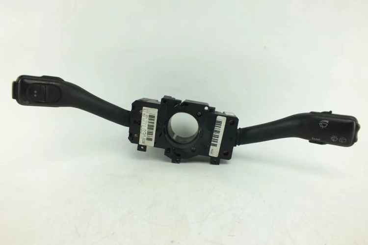 PRZEŁĄCZNIK ZESPOLONY VOLKSWAGEN PASSAT B5 1.9TDI 8L0953513J