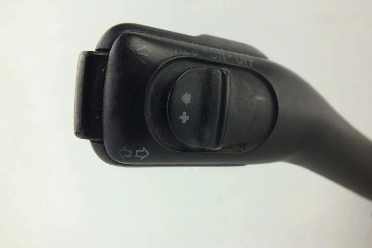 PRZEŁĄCZNIK ZESPOLONY VOLKSWAGEN PASSAT B5 1.9TDI 8L0953513J