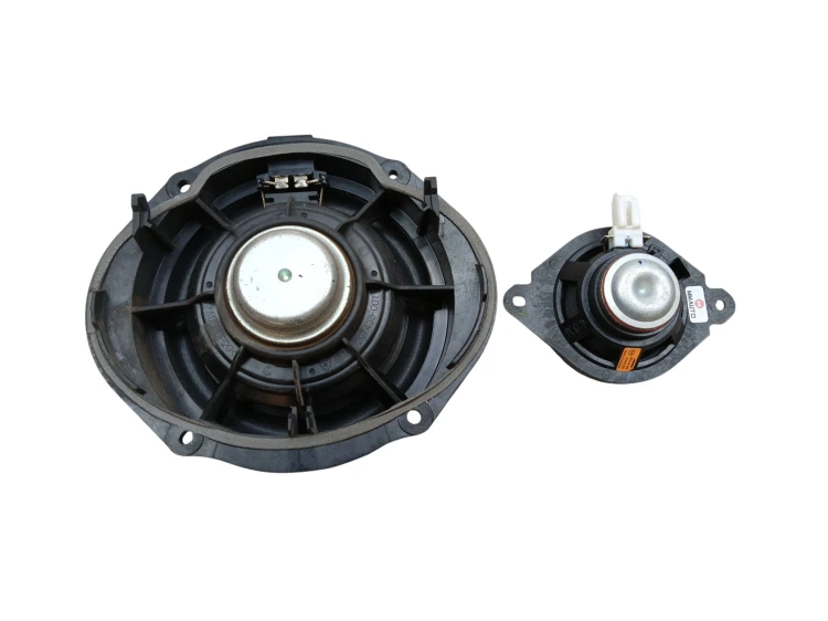 GŁOŚNIK NISKOTONOWY + TWEETER BOSE MAZDA 3 II BL GS1G66960A NE6466A60