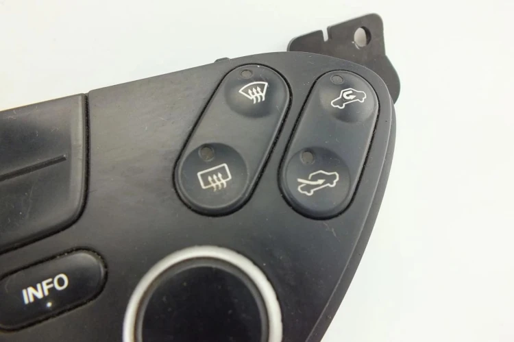 PANEL KLIMATYZACJI NISSAN PRIMERA P12 1.8 16V 28395AV610