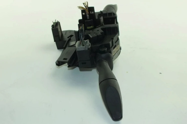 PRZEŁĄCZNIK ZESPOLONY FORD FOCUS MK1 1.6 16V 2M5T-13N064-AB