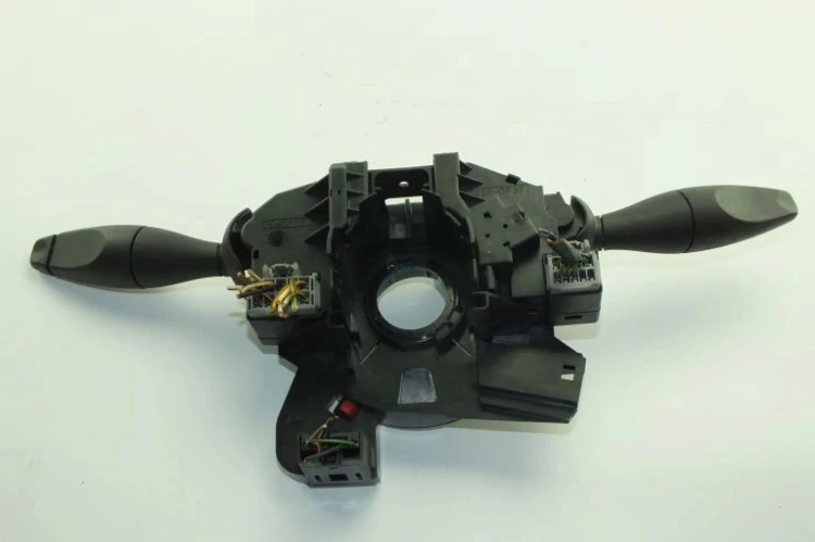 PRZEŁĄCZNIK ZESPOLONY FORD FOCUS MK1 1.6 16V 2M5T-13N064-AB