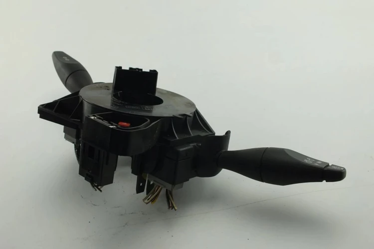 PRZEŁĄCZNIK ZESPOLONY FORD FOCUS MK1 1.6 16V 2M5T-13N064-AB