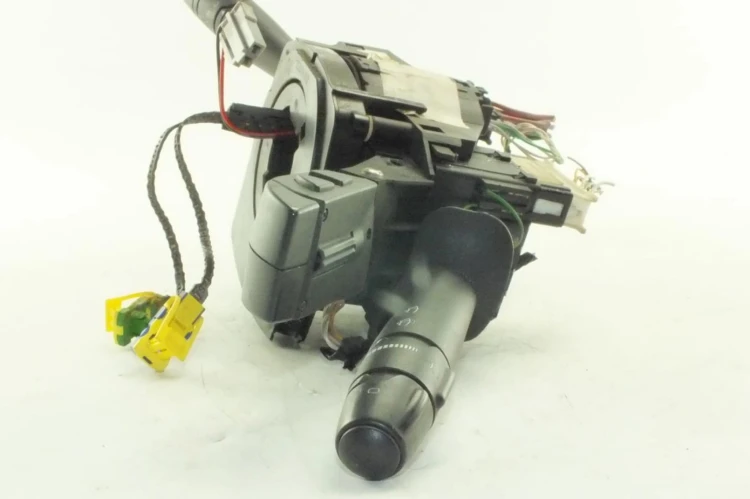 PRZEŁĄCZNIK ZESPOLONY RENAULT LAGUNA II (2001-2005) 8200260781