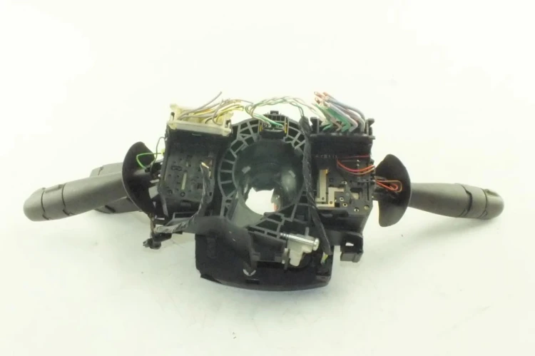 PRZEŁĄCZNIK ZESPOLONY RENAULT LAGUNA II (2001-2005) 8200260781