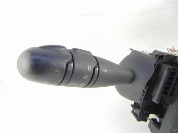 PRZEŁĄCZNIK ZESPOLONY RENAULT LAGUNA II LIFT (2005-2007) 2.0 16V 8200004642
