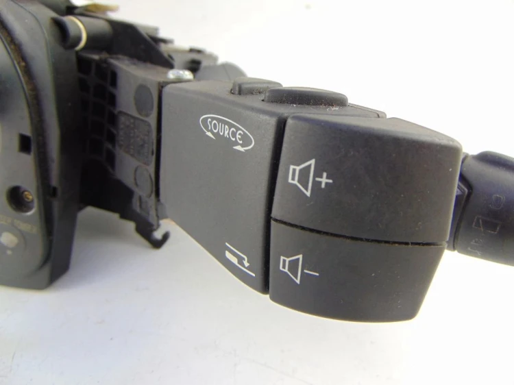 PRZEŁĄCZNIK ZESPOLONY RENAULT LAGUNA II LIFT (2005-2007) 2.0 16V 8200004642