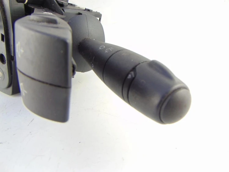 PRZEŁĄCZNIK ZESPOLONY RENAULT LAGUNA II LIFT (2005-2007) 2.0 16V 8200004642