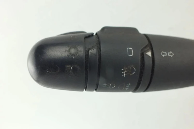 PRZEŁĄCZNIK ZESPOLONY RENAULT LAGUNA II (2001-2005) 1.9 DCI 8200002460