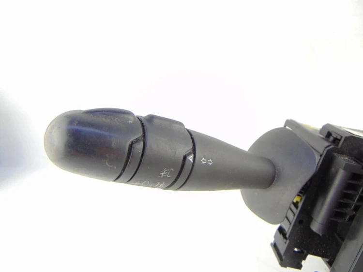 PRZEŁĄCZNIK ZESPOLONY RENAULT LAGUNA II (2001-2005) 8200260781