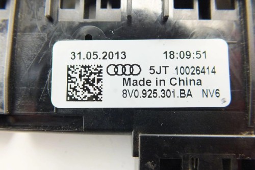 PRZYCISK ŚWIATEŁ AWARYJNYCH AUDI A3 8V (2012-2016) 1.6 TDI 105KM 8V0925301
