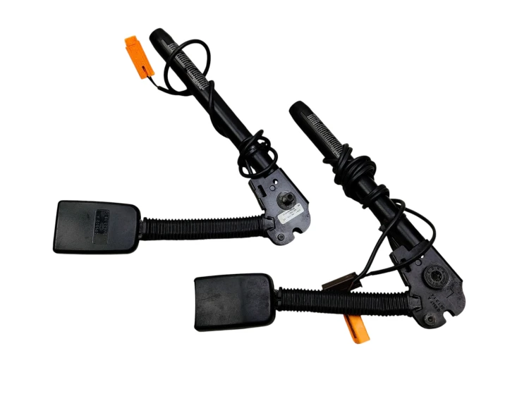 NAPINACZE ZAPINKI PASÓW PRZÓD KPL FORD C-MAX MK1 3M51R61209AE 3M51R61208AD