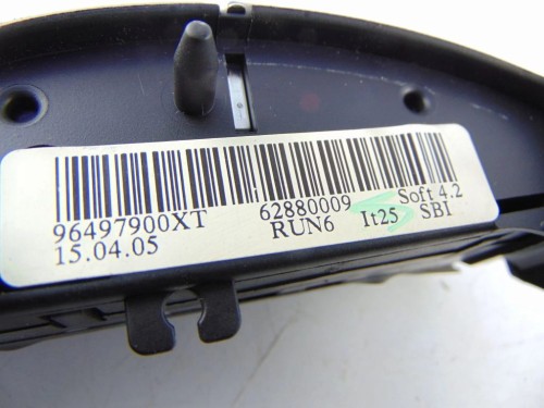 PRZYCISKI KIEROWNICY RADIA CITROEN C4 I (2004-2008) 1.6 HDI 96497900XT