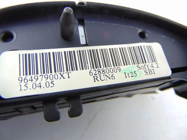 PRZYCISKI KIEROWNICY RADIA CITROEN C4 I (2004-2008) 1.6 HDI 96497900XT