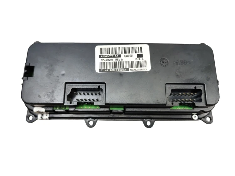 PANEL KLIMATYZACJI CHRYSLER TOWN COUNTRY IV LIFT (2004-2008) P05136781AA EU