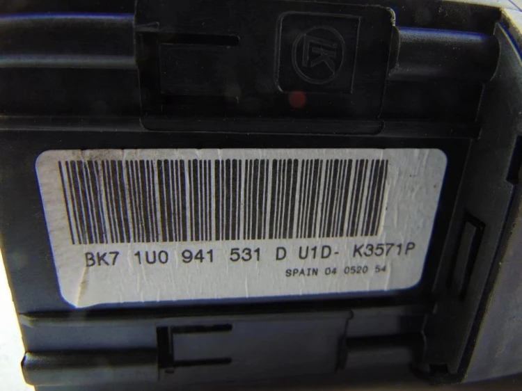 PRZEŁĄCZNIK ŚWIATEŁ SKODA FABIA II LIFT 1.2 TDI 75KM 1U0941531D