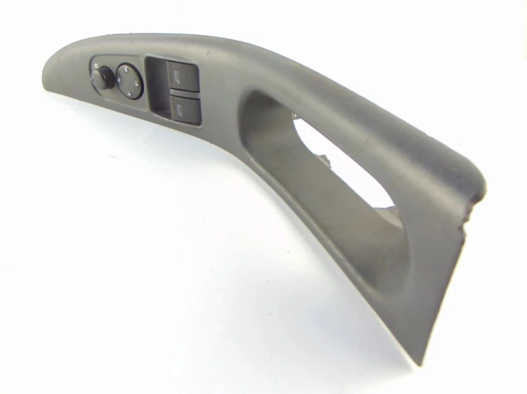 PANEL STEROWANIA SZYB AUDI A3 8L (1996-2000) 1.6 8L3867171