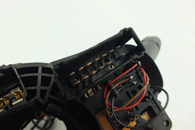 PRZEŁĄCZNIK ZESPOLONY RENAULT LAGUNA II LIFT (2005-2007) 2.0 16V 8200004642