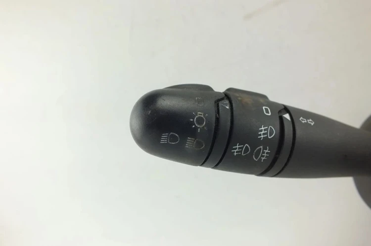 PRZEŁĄCZNIK ZESPOLONY RENAULT LAGUNA II LIFT (2005-2007) 2.0 16V 8200004642