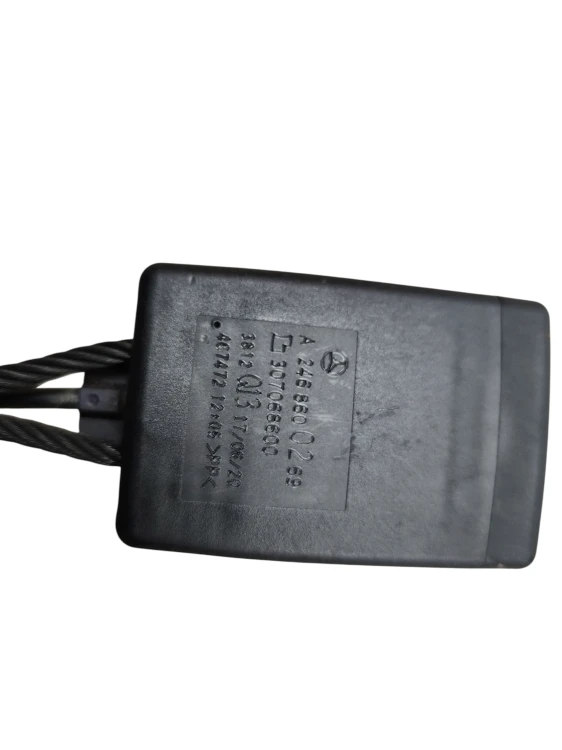 ZAPINKA PASA PRAWY PRZÓD MERCEDES GLA X156 LIFT (2017-2019) 2.2 CDI 136KM A