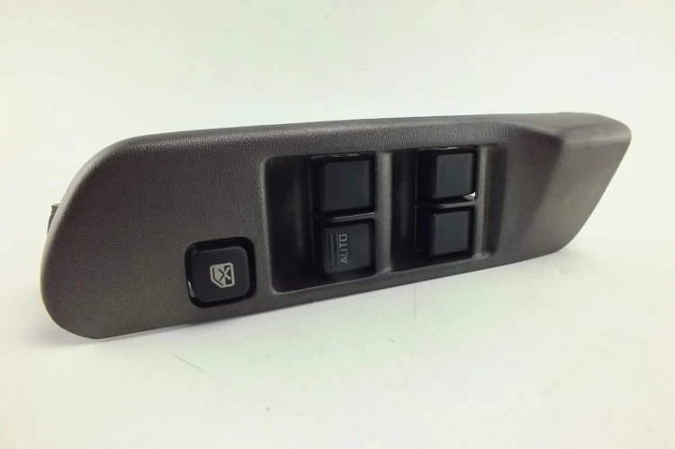 PANEL STEROWANIA SZYB NISSAN PRIMERA P11 1.8