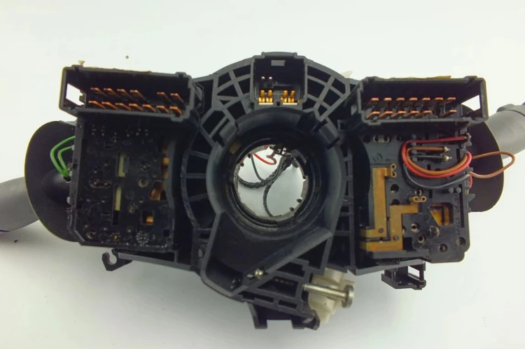 PRZEŁĄCZNIK ZESPOLONY RENAULT LAGUNA II (2001-2005) 1.8 16V 8200012244
