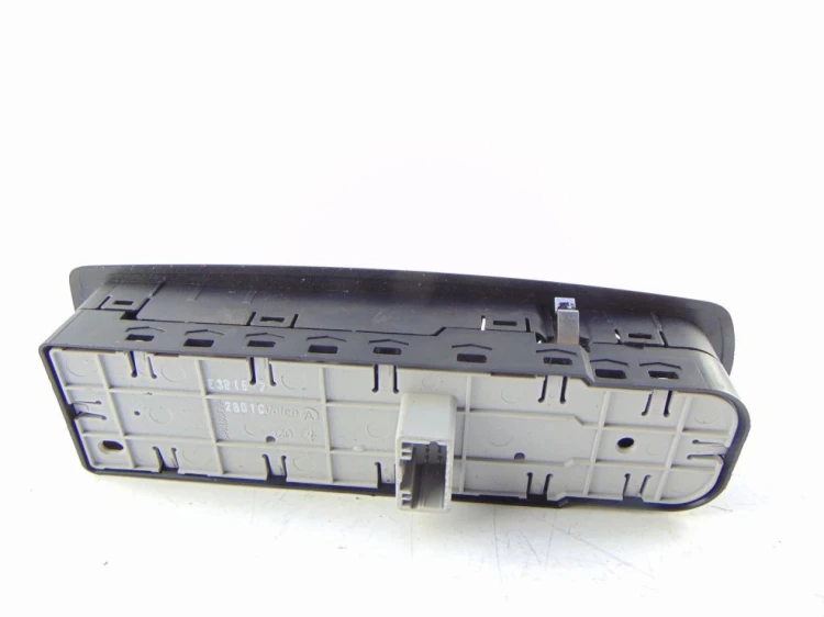 PANEL STEROWANIA SZYB RENAULT MEGANE III (2008-2013) 1.5 DCI 809610006C