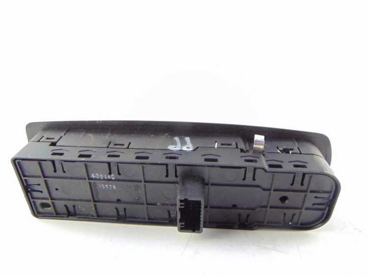 PANEL STEROWANIA SZYB RENAULT LAGUNA III (2007-)