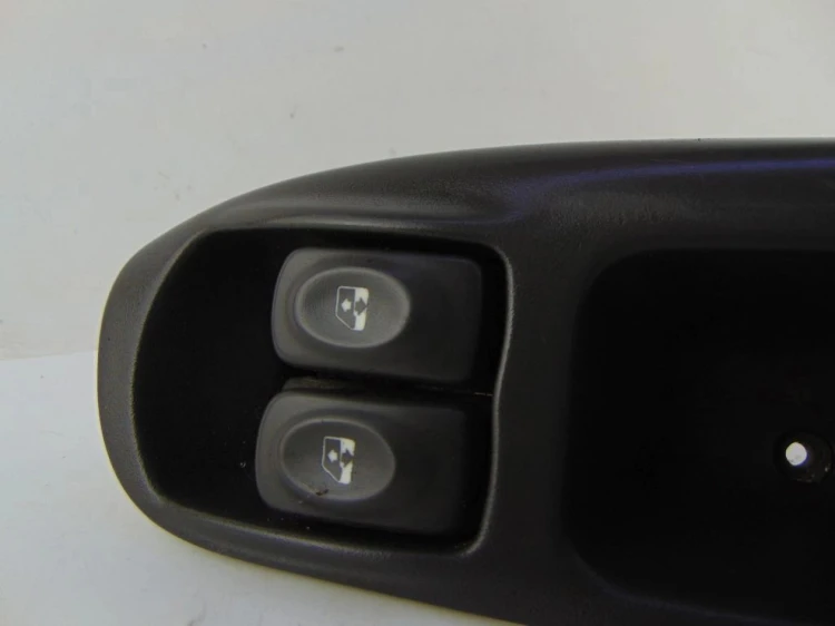 PANEL STEROWANIA SZYB RENAULT SCENIC I LIFT (1999-2003) 1.6 16V 7700431172