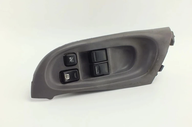 PANEL STEROWANIA SZYB NISSAN ALMERA N16(2000-2006) 1.8 16V