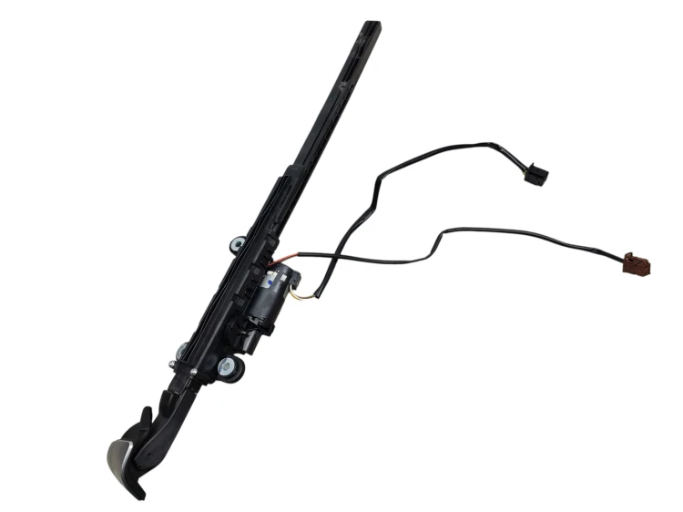PODAJNIK PASA PRAWY BMW 4 F32 F82 F87 M2 M4 7307916