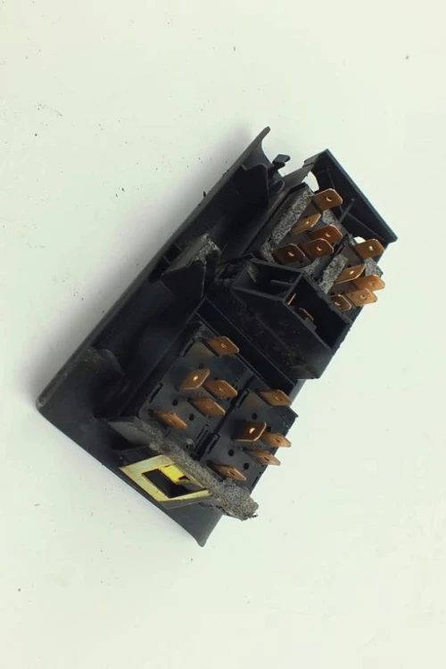 PANEL STEROWANIA SZYB AUDI A4 B5 (1994 – 2001) 1.9 TDI