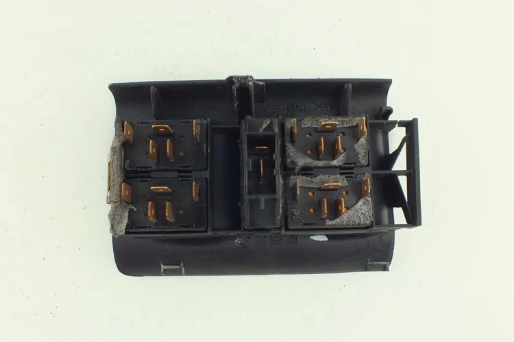 PANEL STEROWANIA SZYB AUDI A4 B5 (1994 – 2001) 1.9 TDI