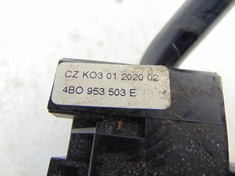 PRZEŁĄCZNIK ZESPOLONY VOLKSWAGEN PASSAT B5 1.9TDI 8L0953513J