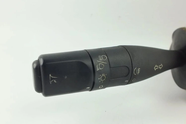 PRZEŁĄCZNIK ZESPOLONY CITROEN BERLINGO II (2003-2010) 1.9 DW8 9620376580