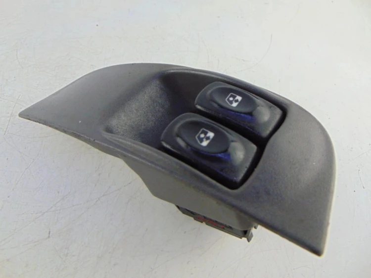PANEL STEROWANIA SZYB RENAULT MEGANE I LIFT (1999-2002) 1.9 D 7700429069