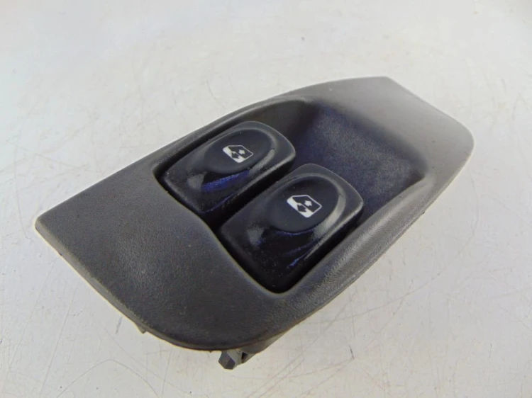 PANEL STEROWANIA SZYB RENAULT MEGANE I LIFT (1999-2002) 1.9 D 7700429069