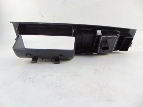 PANEL STEROWANIA SZYB VOLKSWAGEN POLO IV 1.4 16v