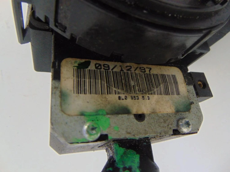 PRZEŁĄCZNIK ZESPOLONY VOLKSWAGEN GOLF IV 1.9 TDI 8L0953513