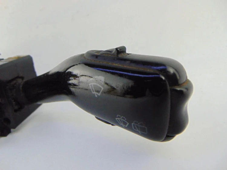 PRZEŁĄCZNIK ZESPOLONY VOLKSWAGEN PASSAT B5 1.9TDI 8L0953513J