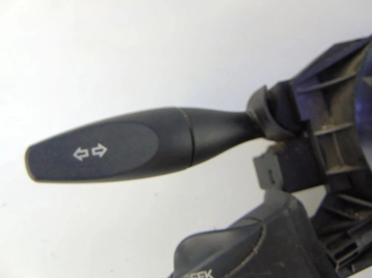 PRZEŁĄCZNIK ZESPOLONY FORD FOCUS MK1 1.8 TDCI 98AB-13N064-AH