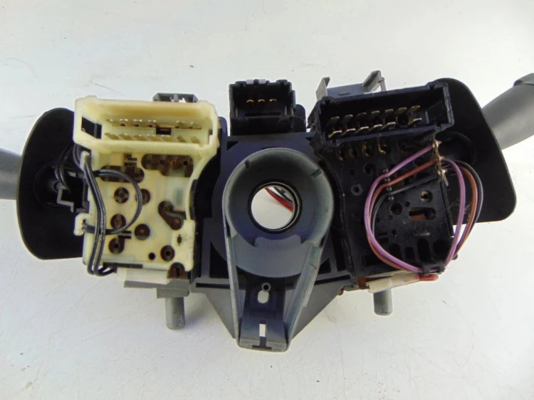 PRZEŁĄCZNIK ZESPOLONY RENAULT SCENIC I LIFT (1999-2003) 1.6 16V 7700428202