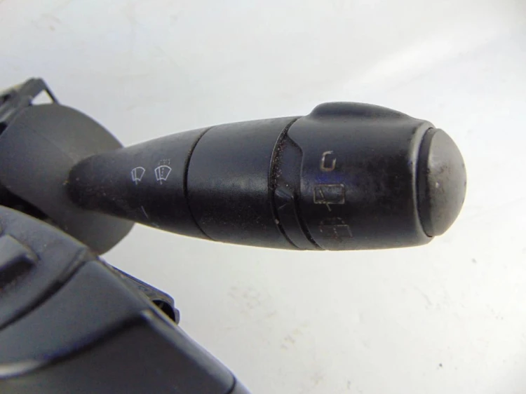 PRZEŁĄCZNIK ZESPOLONY RENAULT LAGUNA II (2001-2005) 1.9 DCI 8200002460