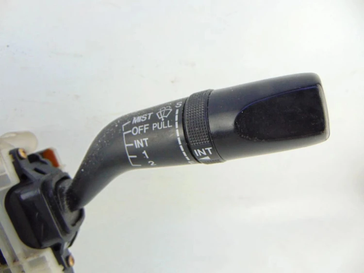 PRZEŁĄCZNIK ZESPOLONY MAZDA 626 V (2000-2002) 2.0 D GE6M 17B370