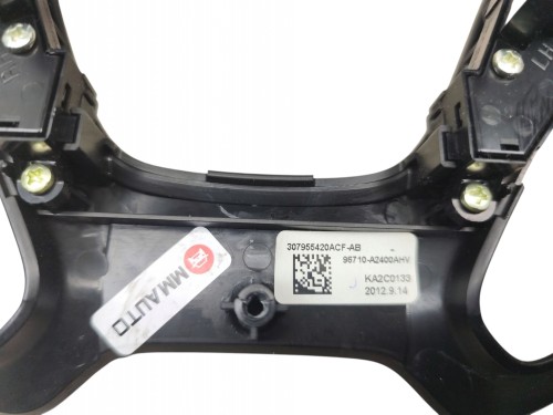 PRZYCISKI MULTIFUNKCJI KIEROWNICY KIA CEED II (2012-2015) 1.6 GDI 135KM 967