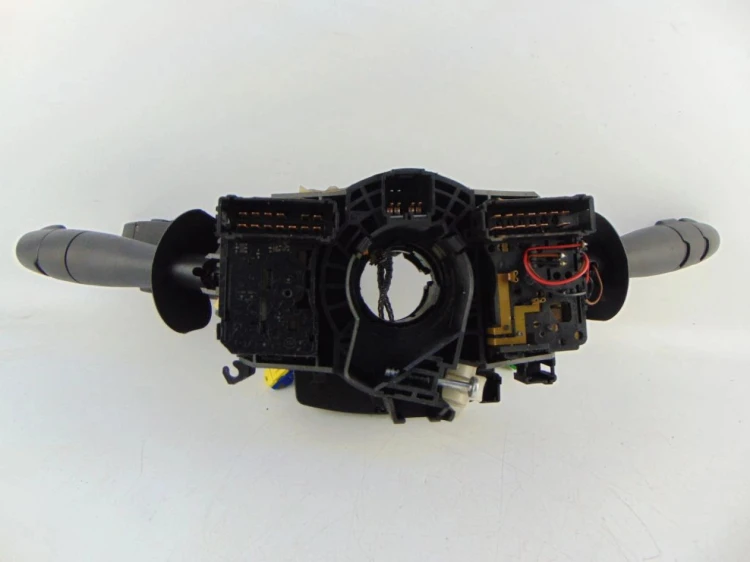 PRZEŁĄCZNIK ZESPOLONY RENAULT LAGUNA II LIFT (2005-2007) 2.0 16V 8200004642